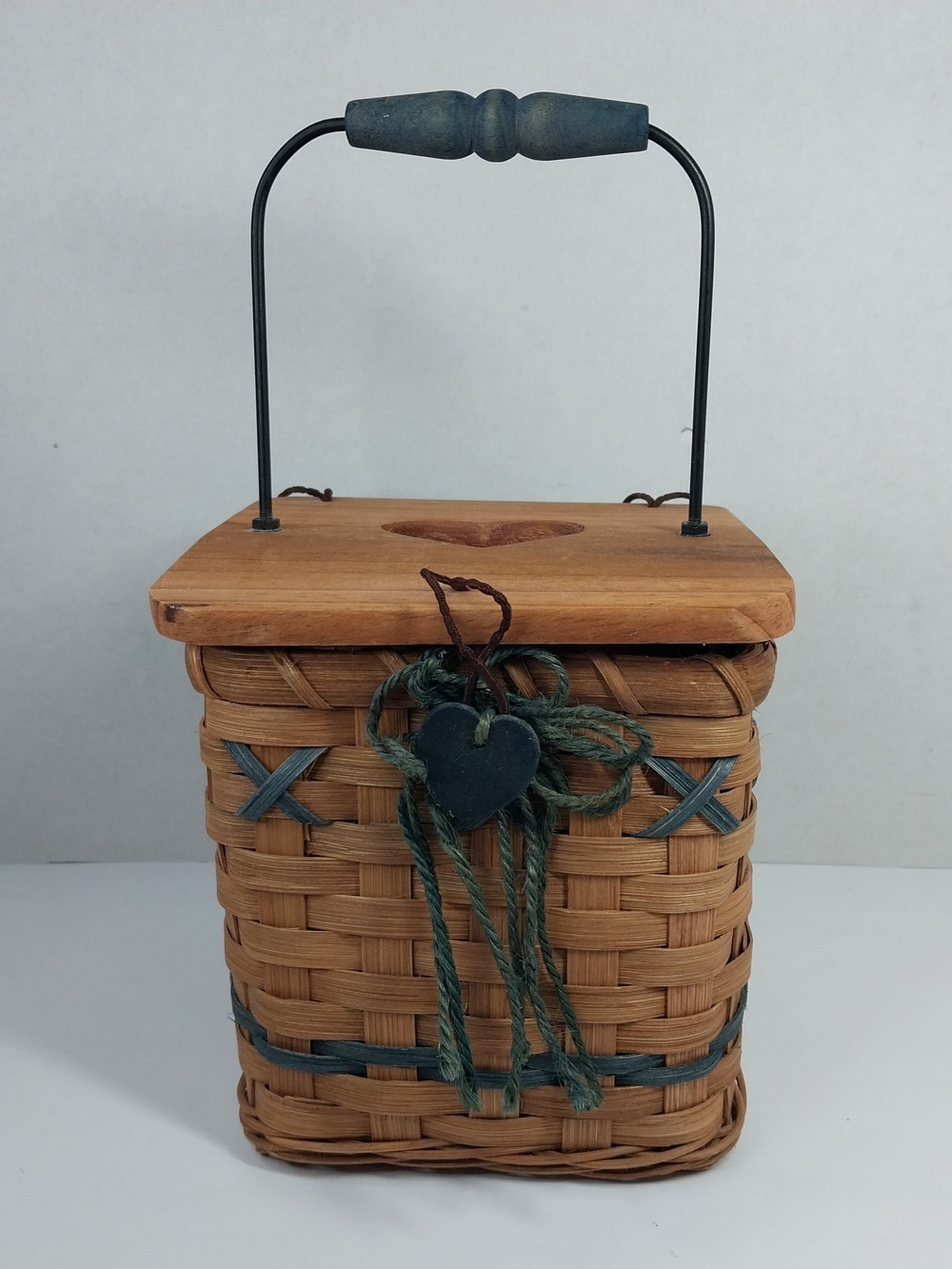 Vintage woven Wood Basket Tissue Box Cover Prim Country Farmhouse Decor